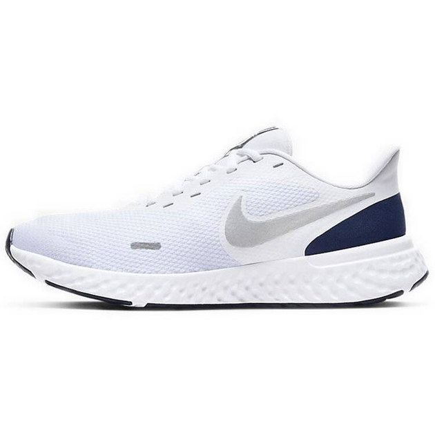 Nike Revolution 5