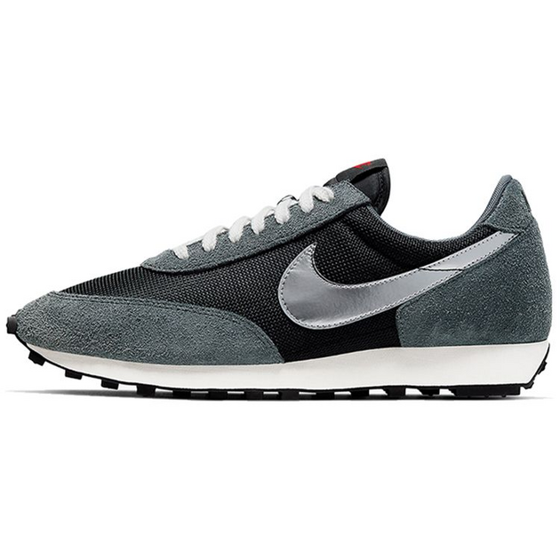 Nike Daybreak Metallic Silver