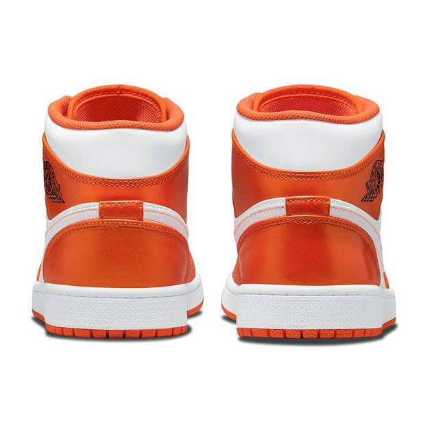 Air Jordan 1 Mid Se WhiteOrange
