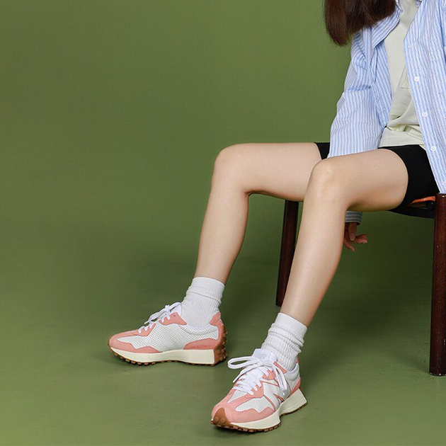 New Balance 327