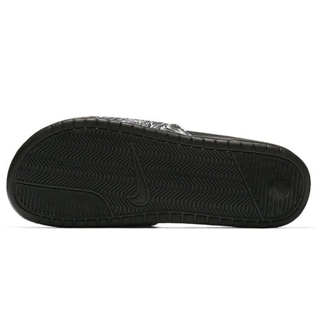 Nike Benassi