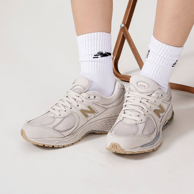 New Balance 2002R