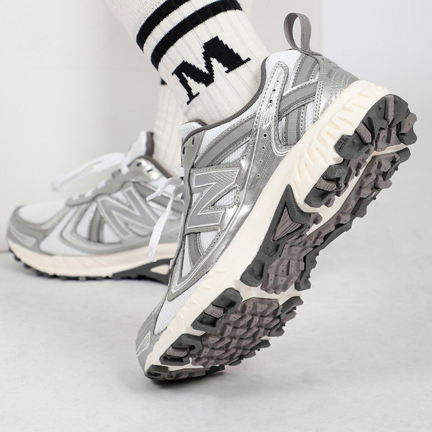 New Balance 410