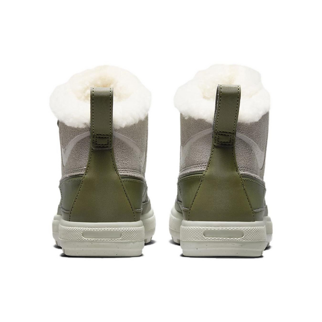 Nike Woodside