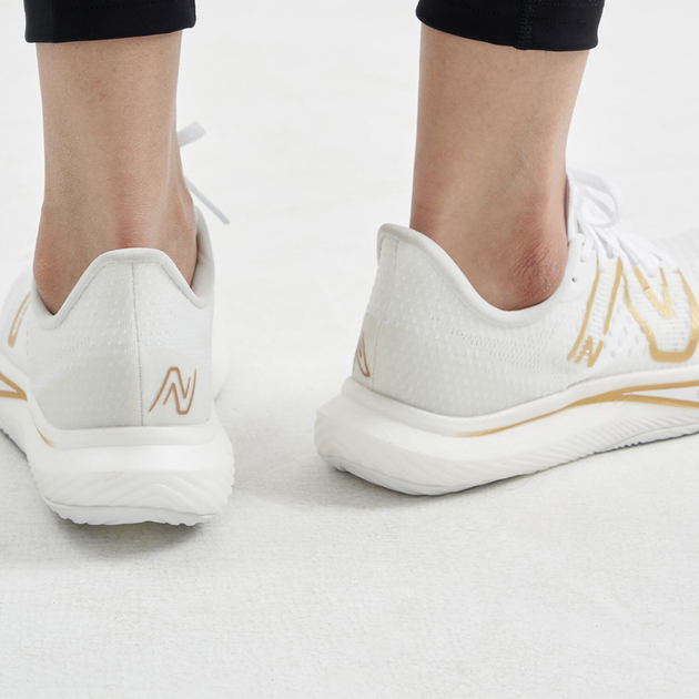 New Balance Rebel V3