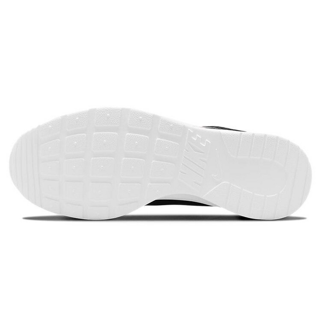 Nike Tanjun