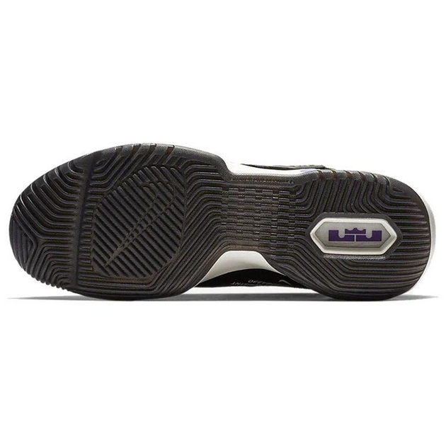 Nike Ambassador 11