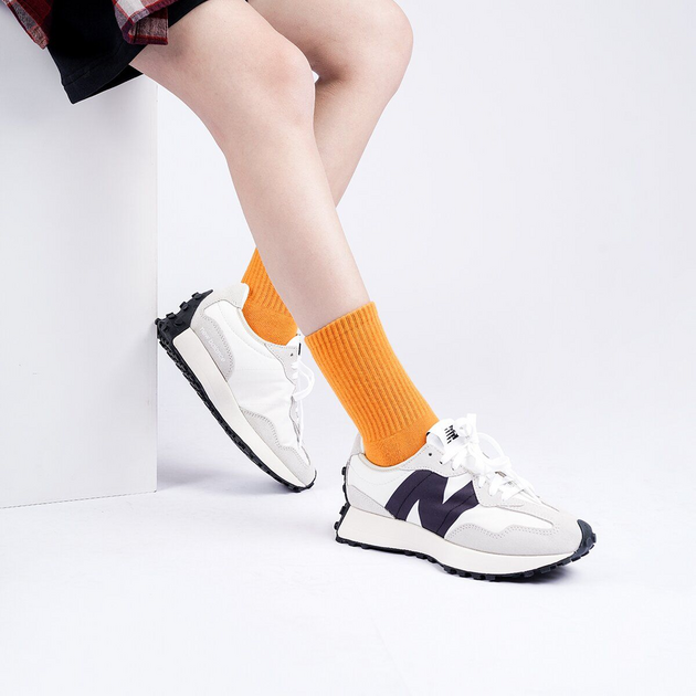 New Balance 327