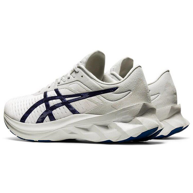 Asics Novablast Sps