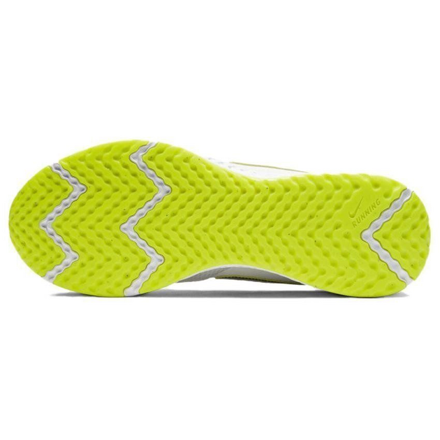 Nike Revolution 5 EXT