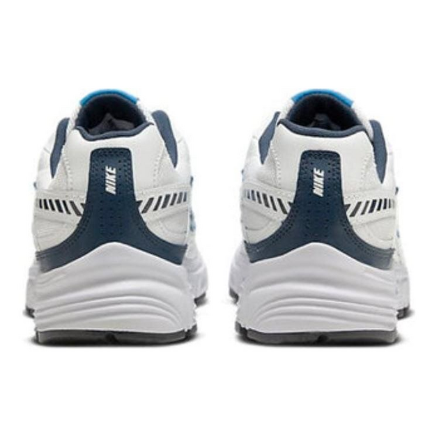 Nike Initiator