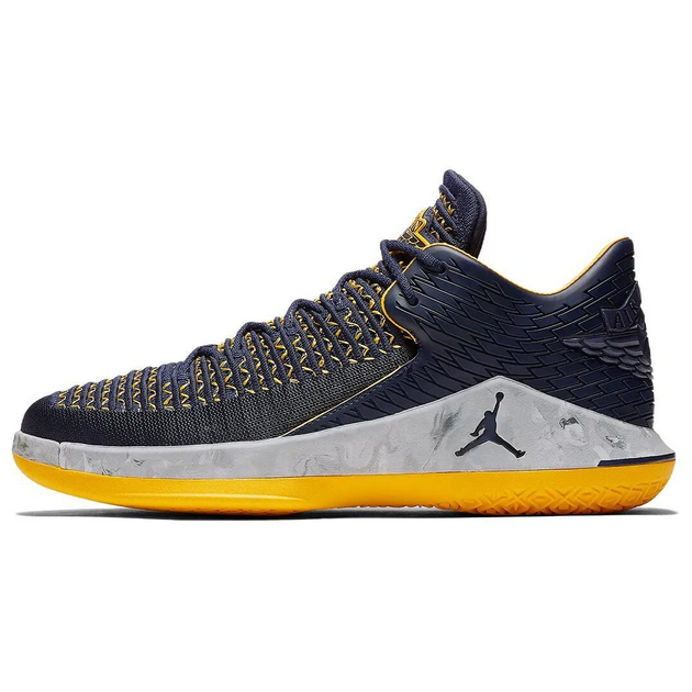 Air Jordan 32 Low Michigan