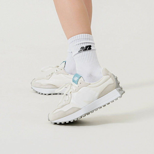 New Balance 327