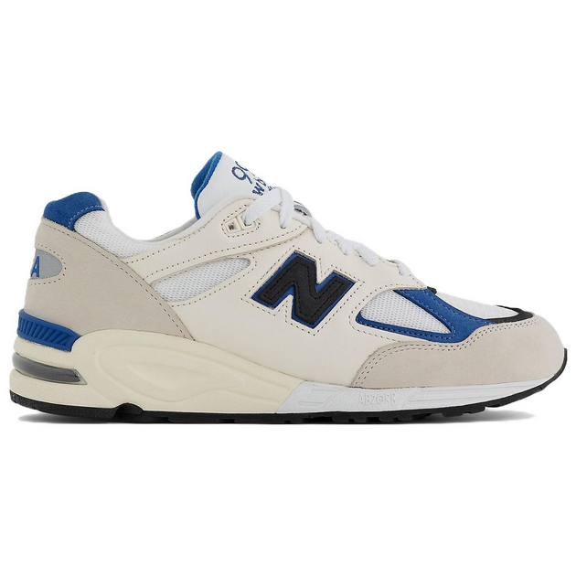 New Balance 990 V2