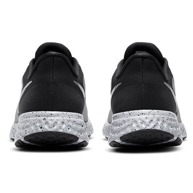Nike Revolution 5 Premium