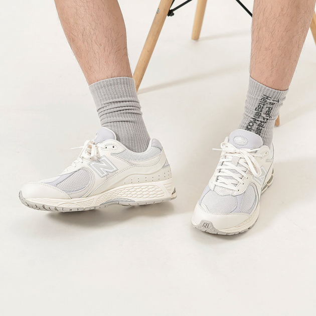 New Balance 2002R