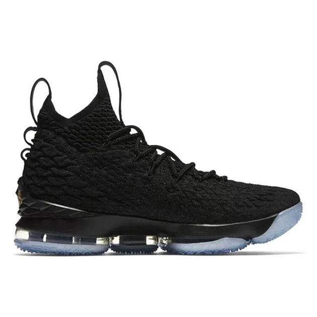 Nike LeBron 15