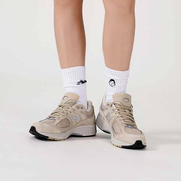 New Balance 2002R