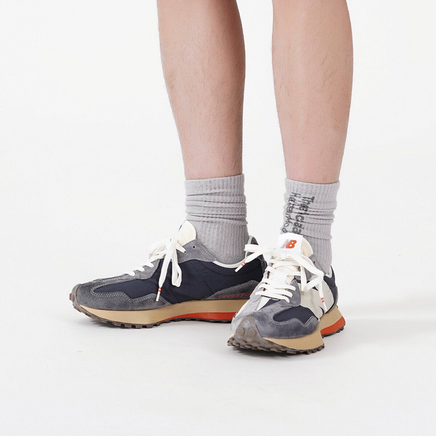 New Balance 327