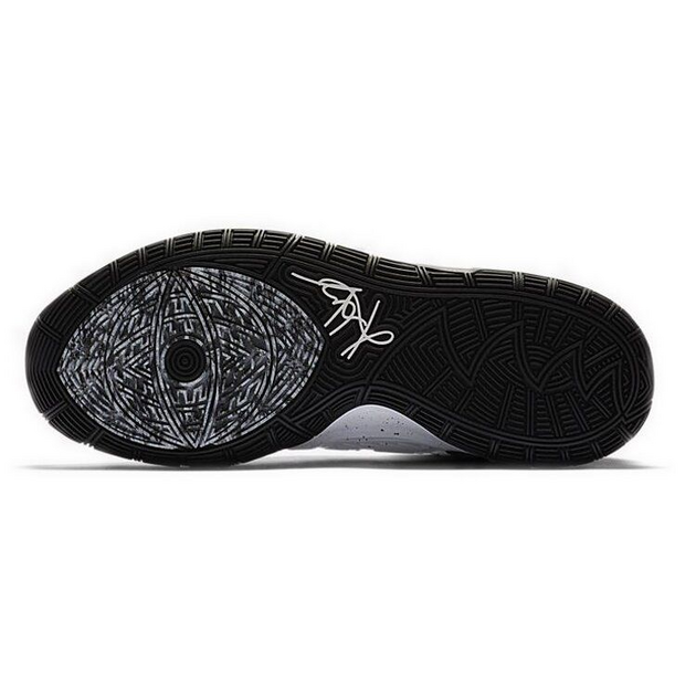 Nike Kyrie 6 Oreo