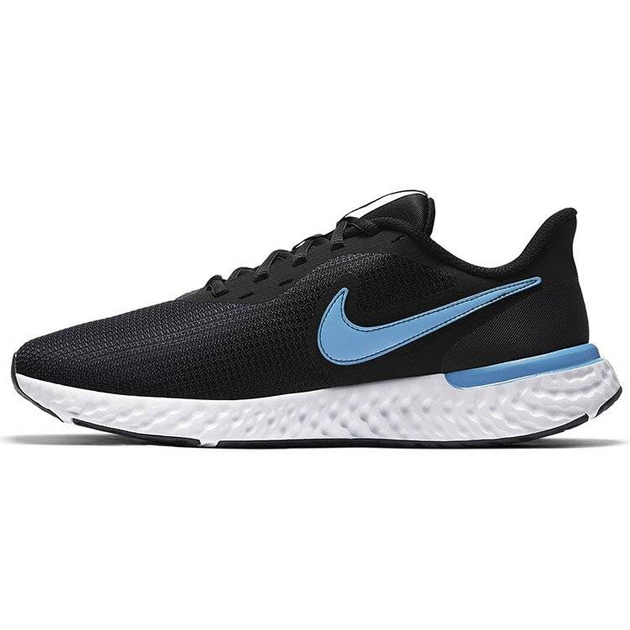 Nike Revolution 5