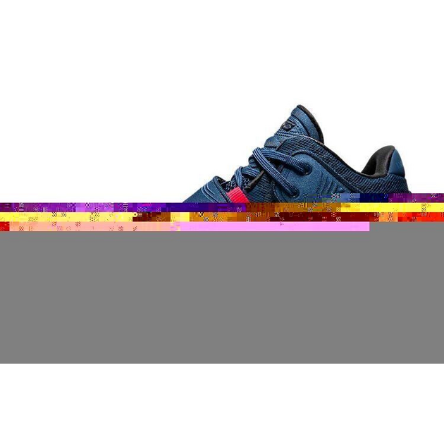 Asics Invade Nova