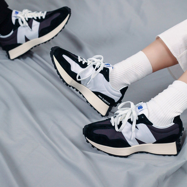 New Balance 327