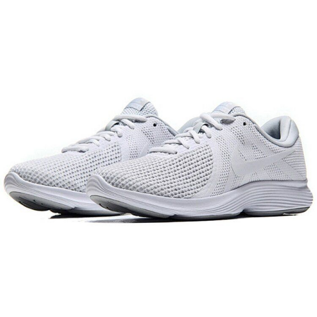 Nike Revolution 4