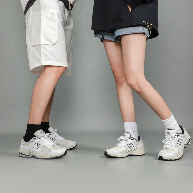 New Balance 2002R
