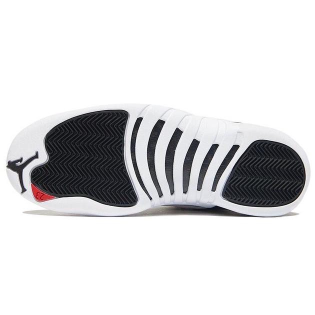 Air Jordan 12 Retro playoFFs 2022