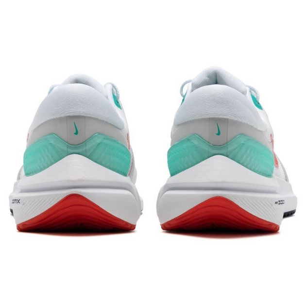 Nike Air Zoom Vomero 16