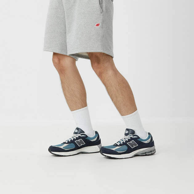 New Balance 2002R