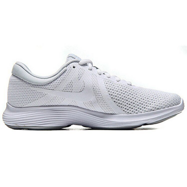 Nike Revolution 4