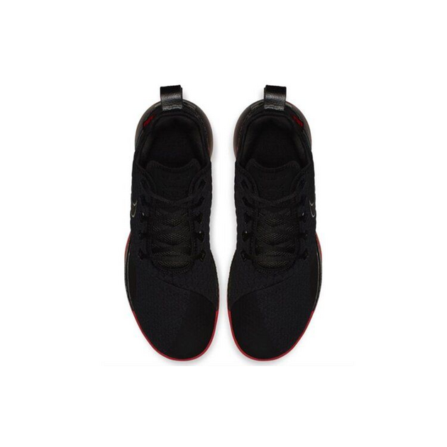 Nike Witness 3