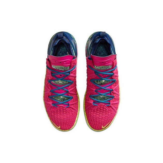 Nike LeBron 18