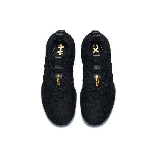 Nike LeBron 15