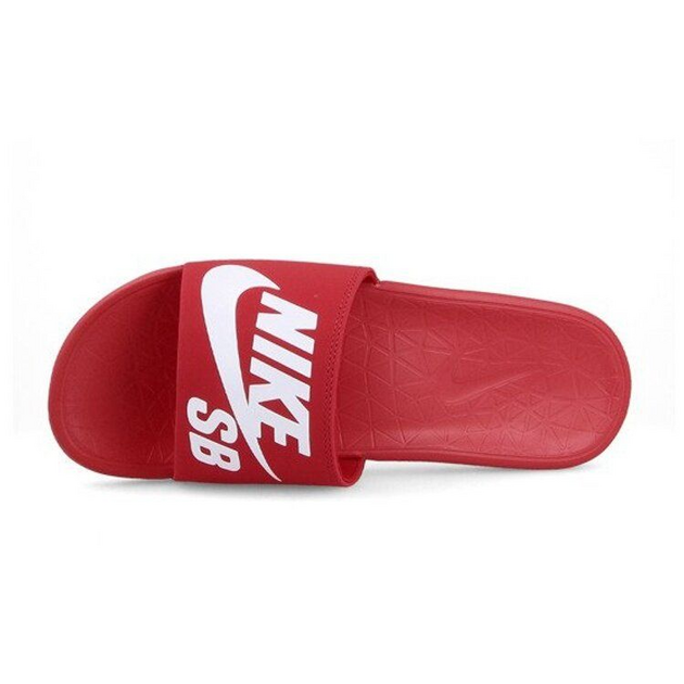 Nike Benassi