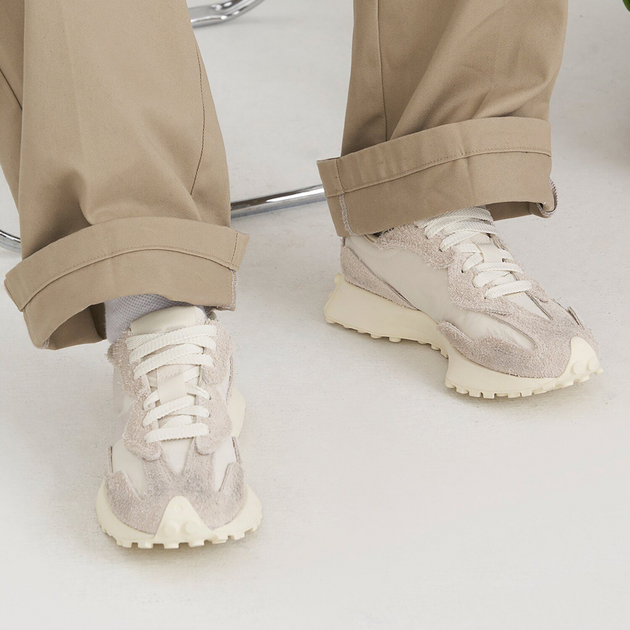 New Balance 327