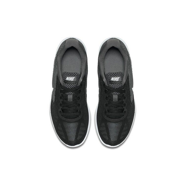 Nike Revolution 3