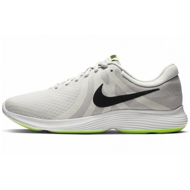 Nike Revolution 4