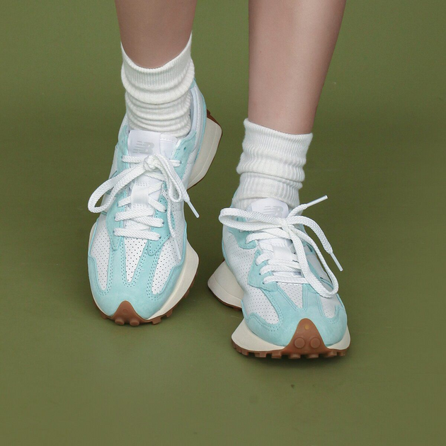New Balance 327