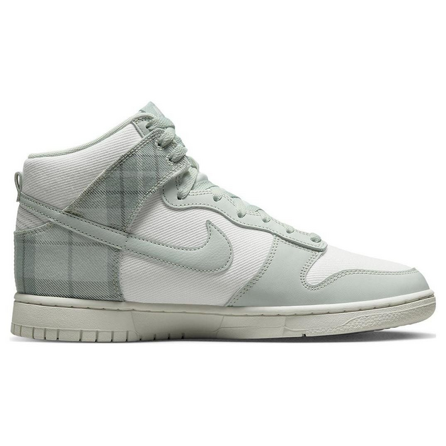 Nike Dunk Plaid