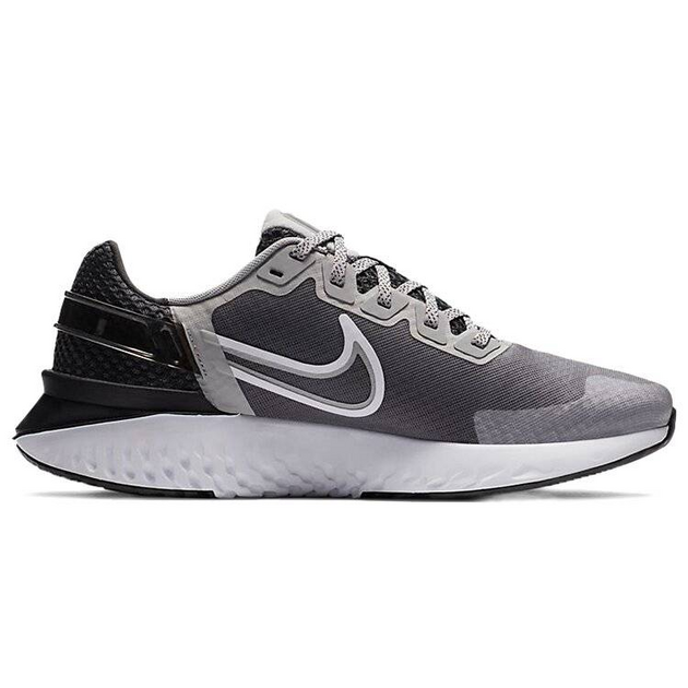Nike LegEnd React 3