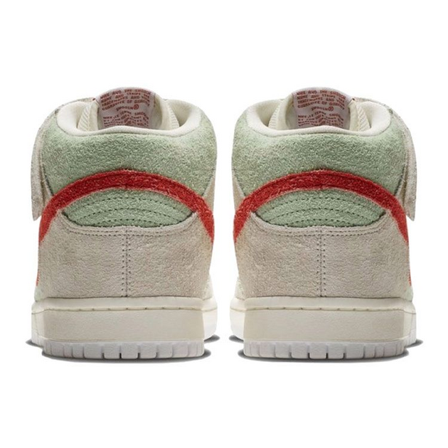 Nike Dunk SB White Widow